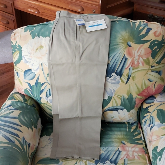 Khaki pants - Picture 2 of 3